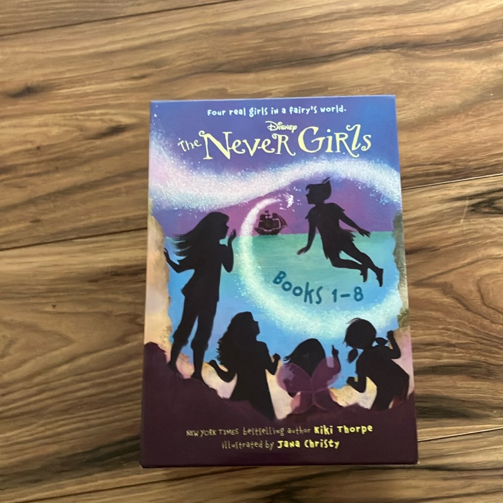 The Never girls book set 1-8!